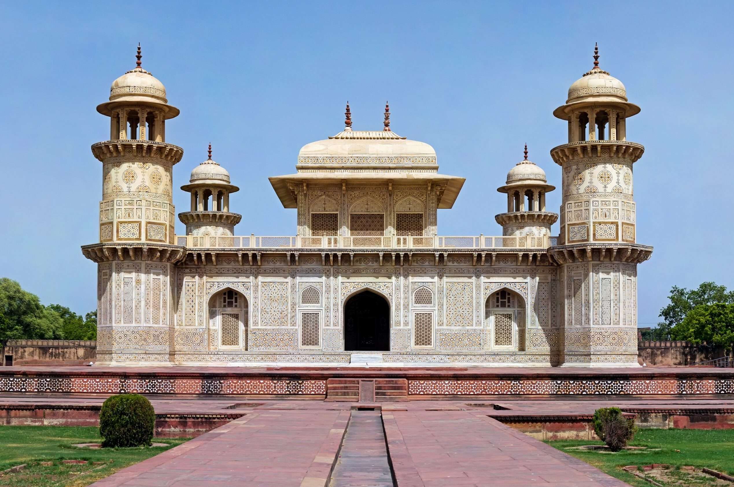 A Visit to the Magnificent Taj Mahal and Agra