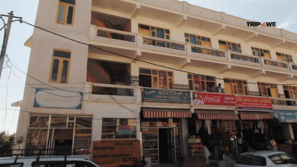 Hotel Near Omkareshwar Temples With Budget-Tripowe.com