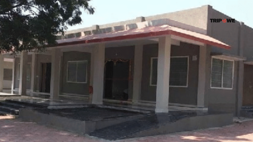 Hotel Near Omkareshwar Temples With Budget-Tripowe.com